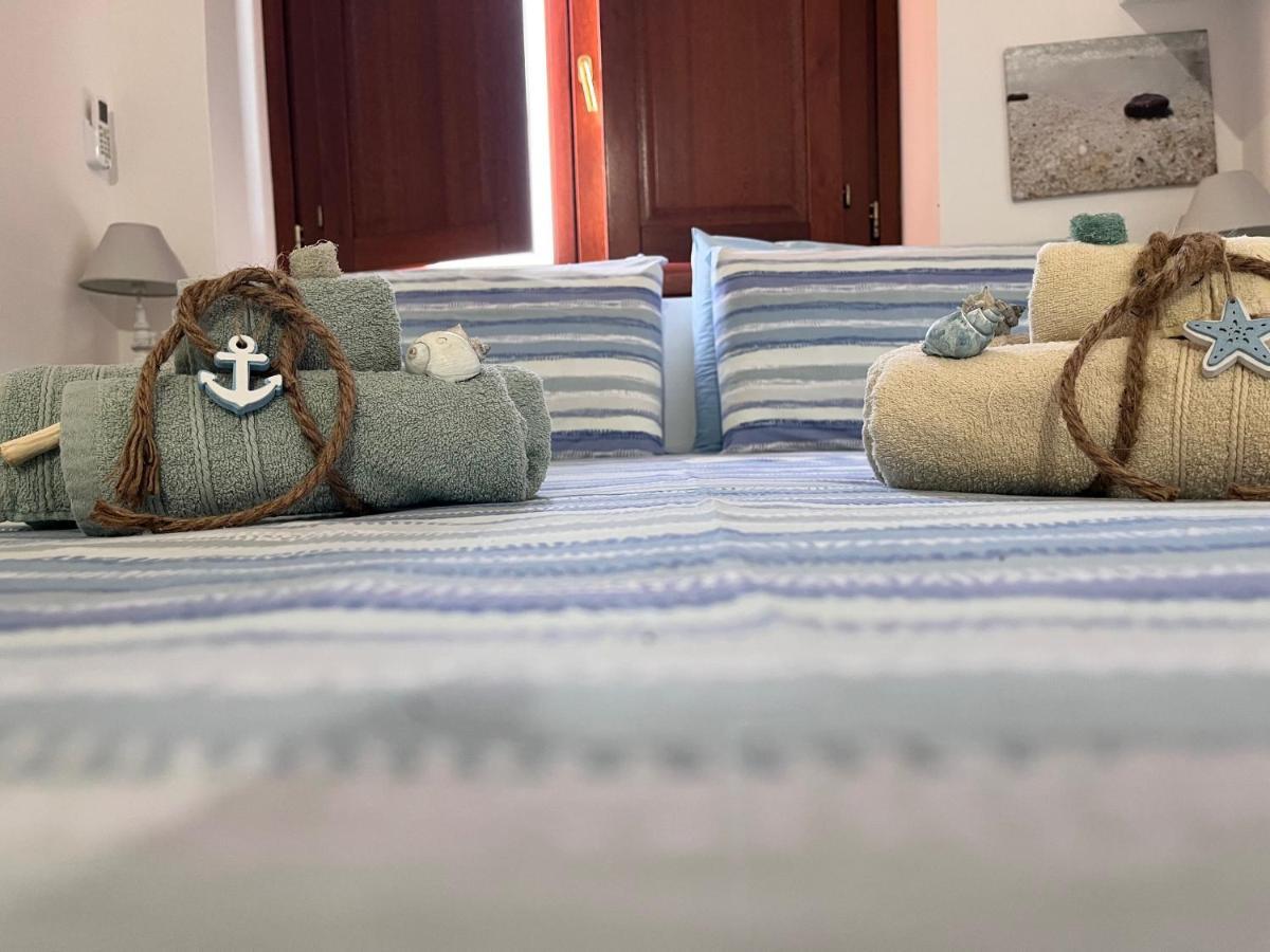 Appartamento Is Arutas Càbras Buitenkant foto